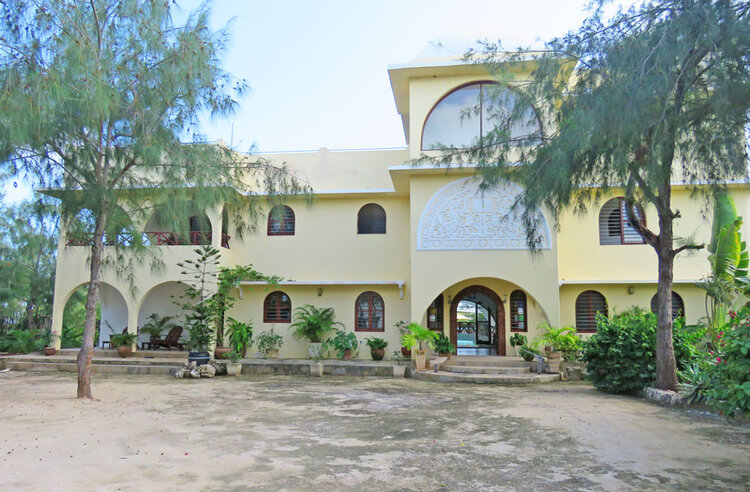 Lovely 4 Bedroom Designer House In 4 Acres Of Oceanfront For Sale Lovely 4 Bedroom Designer House In 4 Acres Of Oceanfront For Sale