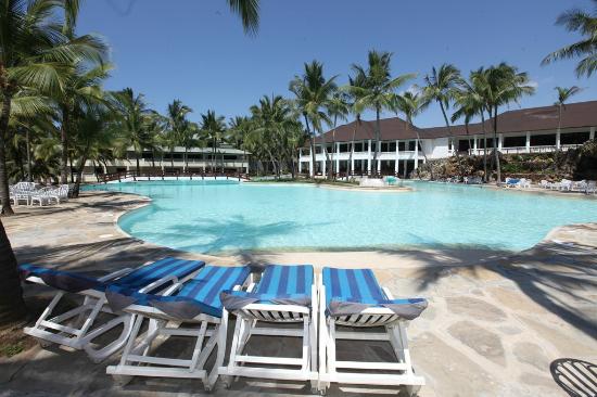 Emrald Flamingo Beach Resort & Spa